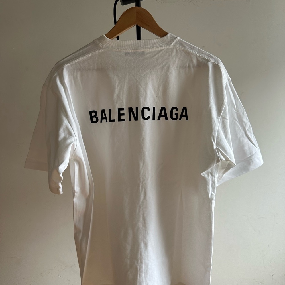 T shirts - Picture 2 of 3